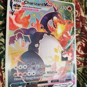Charizard VMAX Pokémon Card